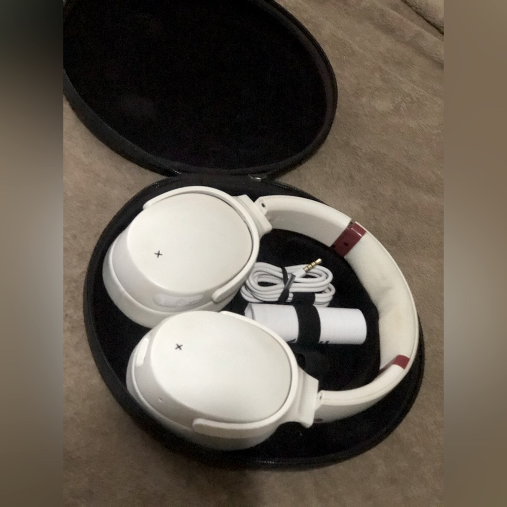 Skullcandy Venue Over-ear Headphones